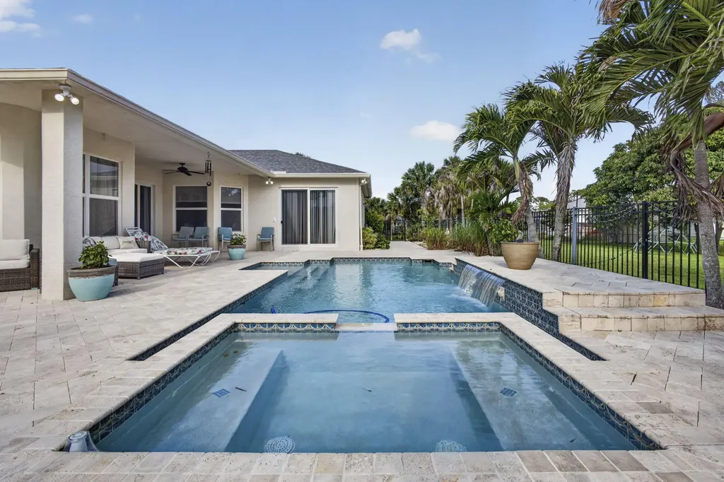 17070 N 90th Street N The Acreage FL 33470