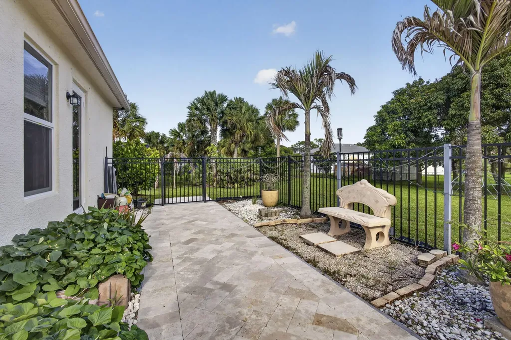 17070 N 90th Street N The Acreage FL 33470