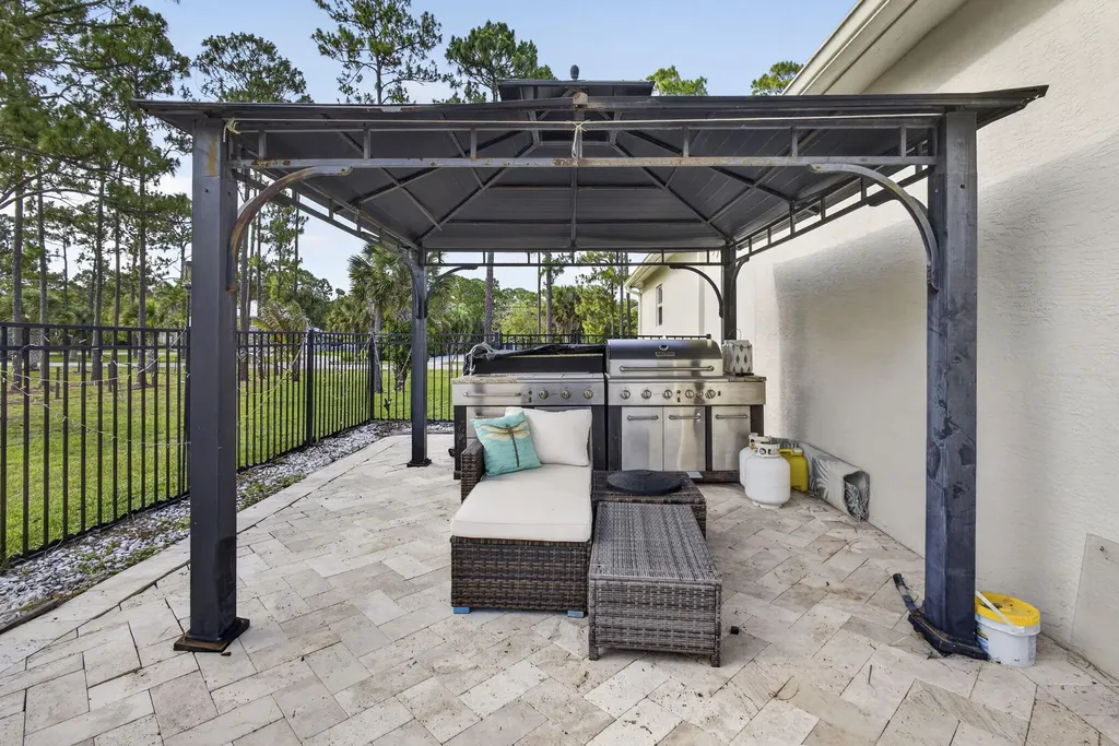 17070 N 90th Street N The Acreage FL 33470