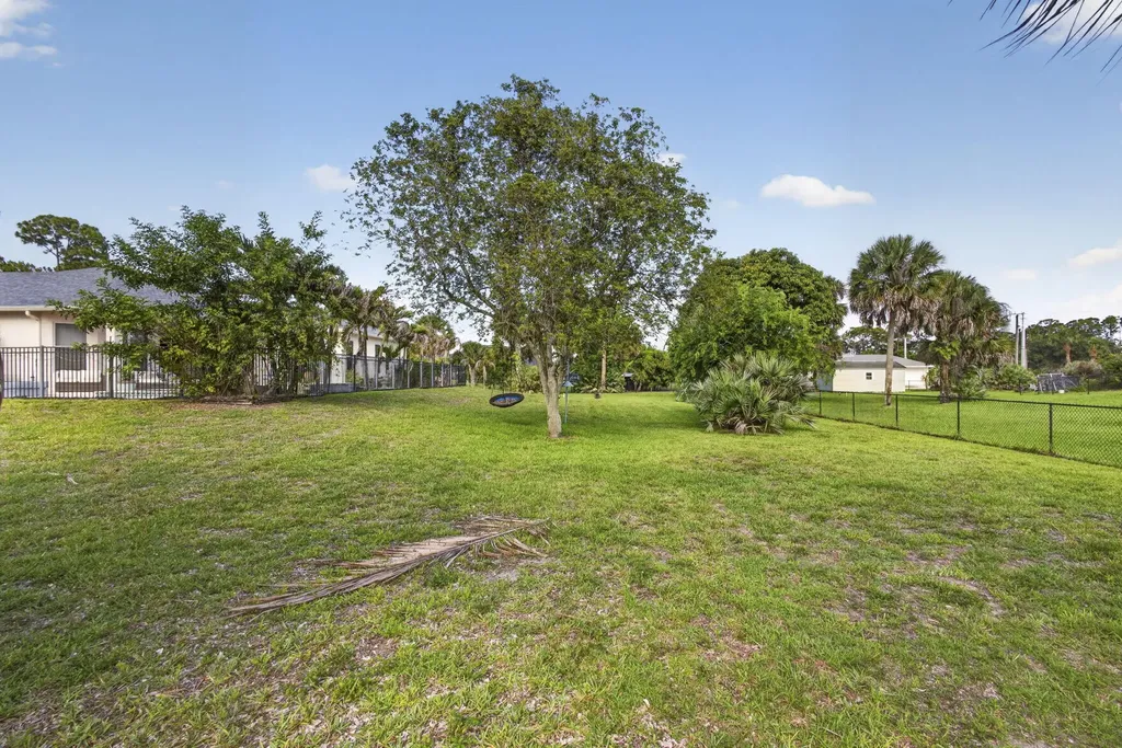 17070 N 90th Street N The Acreage FL 33470