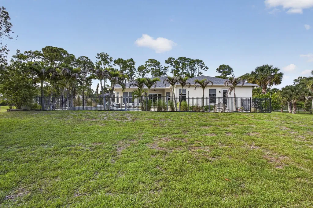 17070 N 90th Street N The Acreage FL 33470