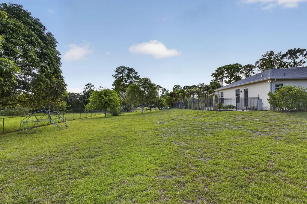 17070 N 90th Street N The Acreage FL 33470