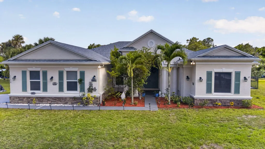 17070 N 90th Street N The Acreage FL 33470