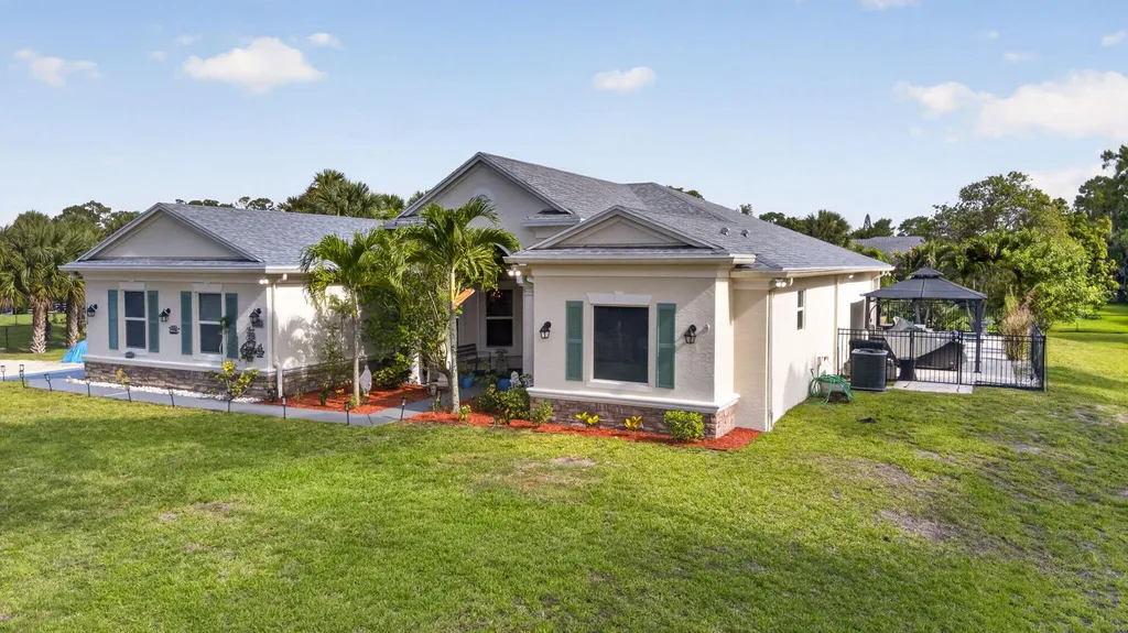 17070 N 90th Street N The Acreage FL 33470