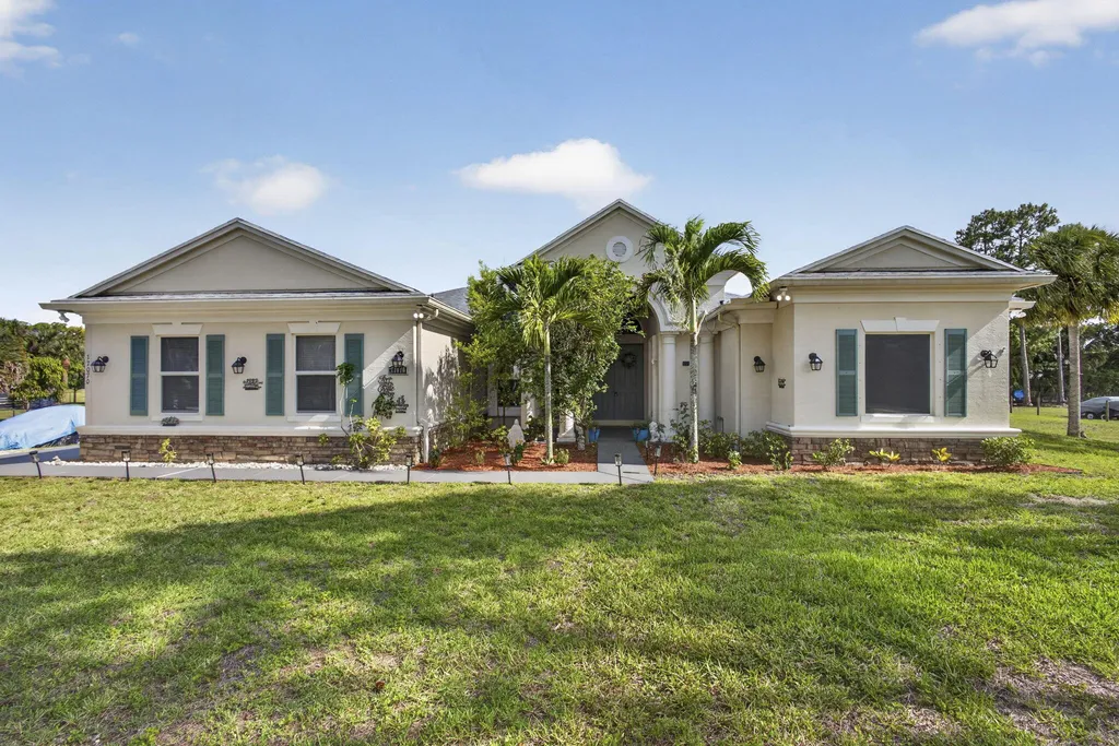17070 N 90th Street N The Acreage FL 33470