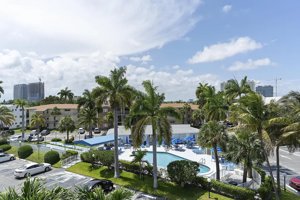 455 Paradise Isle Boulevard Hallandale Beach FL 33009