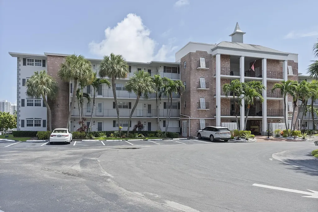 455 Paradise Isle Boulevard Hallandale Beach FL 33009