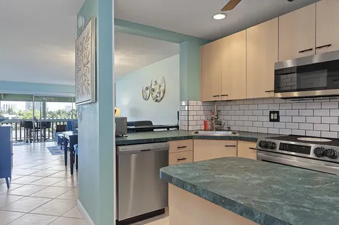 455 Paradise Isle Boulevard Hallandale Beach FL 33009