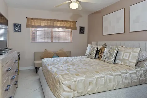 455 Paradise Isle Boulevard Hallandale Beach FL 33009