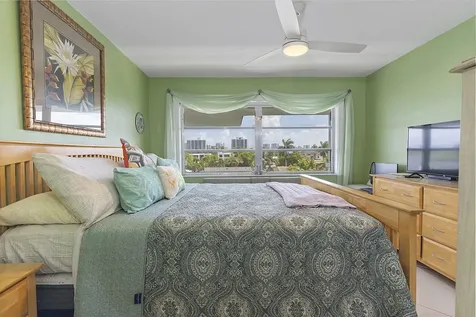 455 Paradise Isle Boulevard Hallandale Beach FL 33009