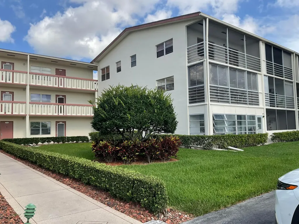 189 E Preston Way Boca Raton FL 33434