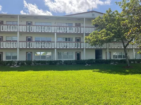 189 E Preston Way Boca Raton FL 33434