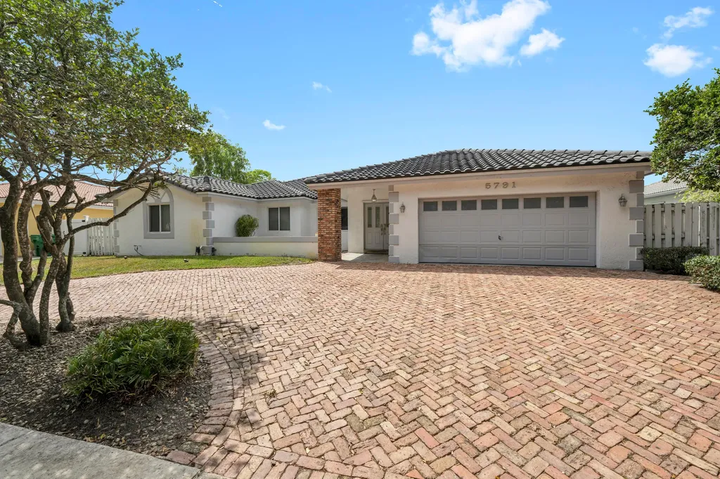 5791 Hawkes Bluff Avenue Davie FL 33331