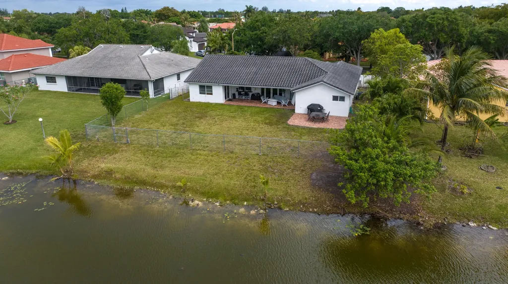 5791 Hawkes Bluff Avenue Davie FL 33331