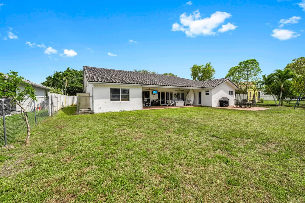 5791 Hawkes Bluff Avenue Davie FL 33331