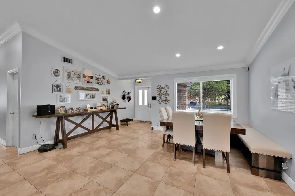 5791 Hawkes Bluff Avenue Davie FL 33331