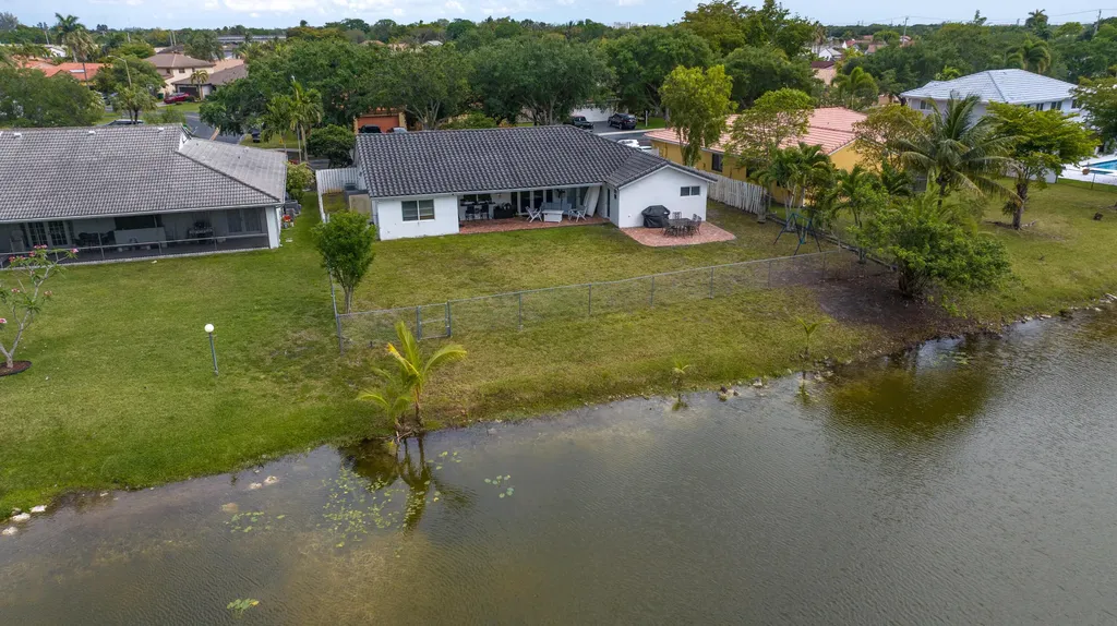 5791 Hawkes Bluff Avenue Davie FL 33331