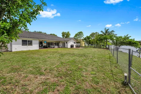 5791 Hawkes Bluff Avenue Davie FL 33331