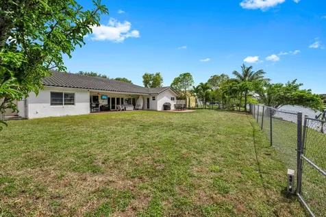 5791 Hawkes Bluff Avenue Davie FL 33331