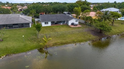 5791 Hawkes Bluff Avenue Davie FL 33331