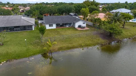 5791 Hawkes Bluff Avenue Davie FL 33331