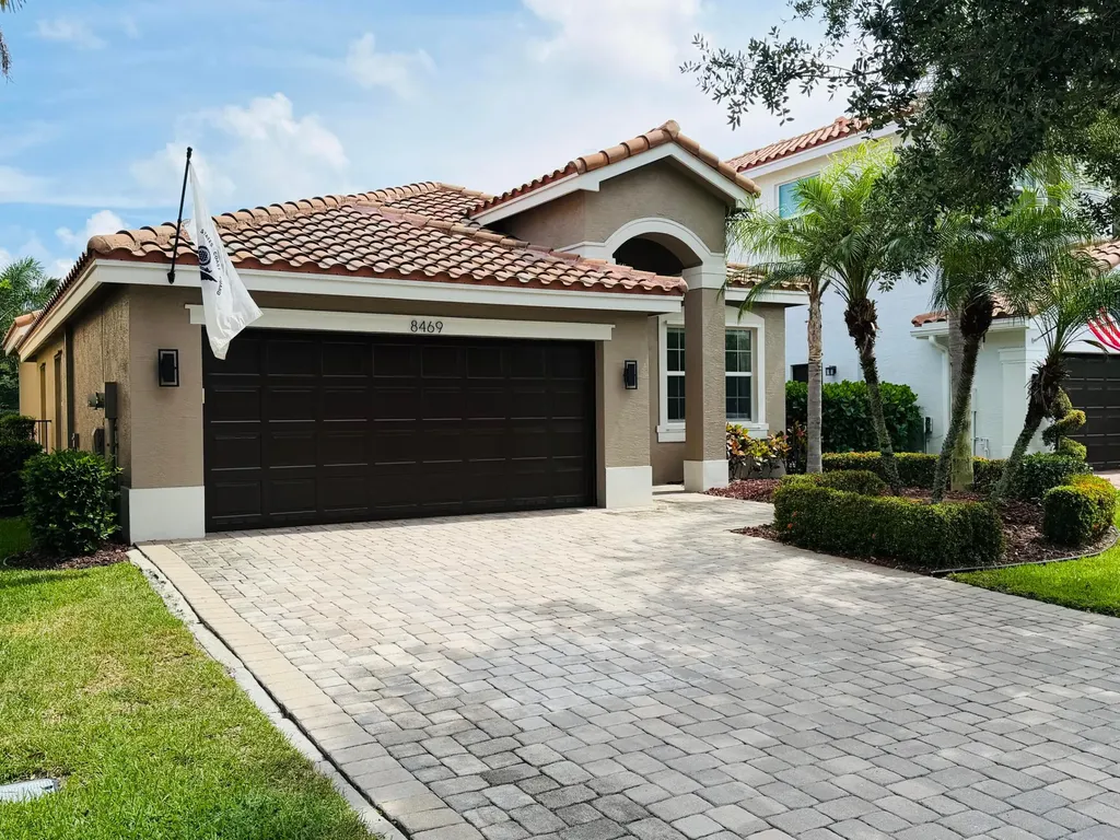 8469 Calabria Lakes Drive Boynton Beach FL 33473