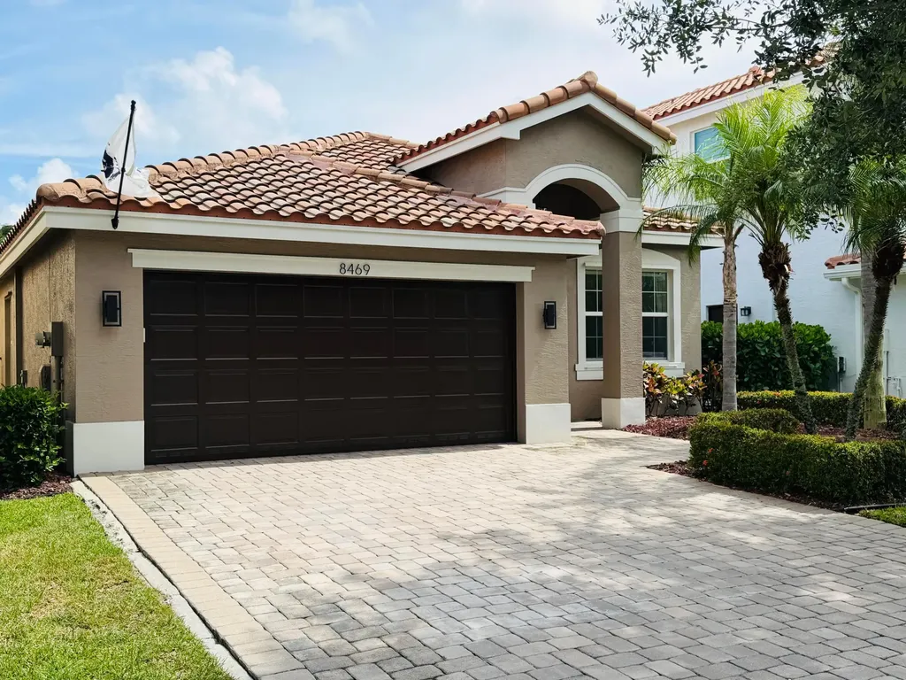 8469 Calabria Lakes Drive Boynton Beach FL 33473