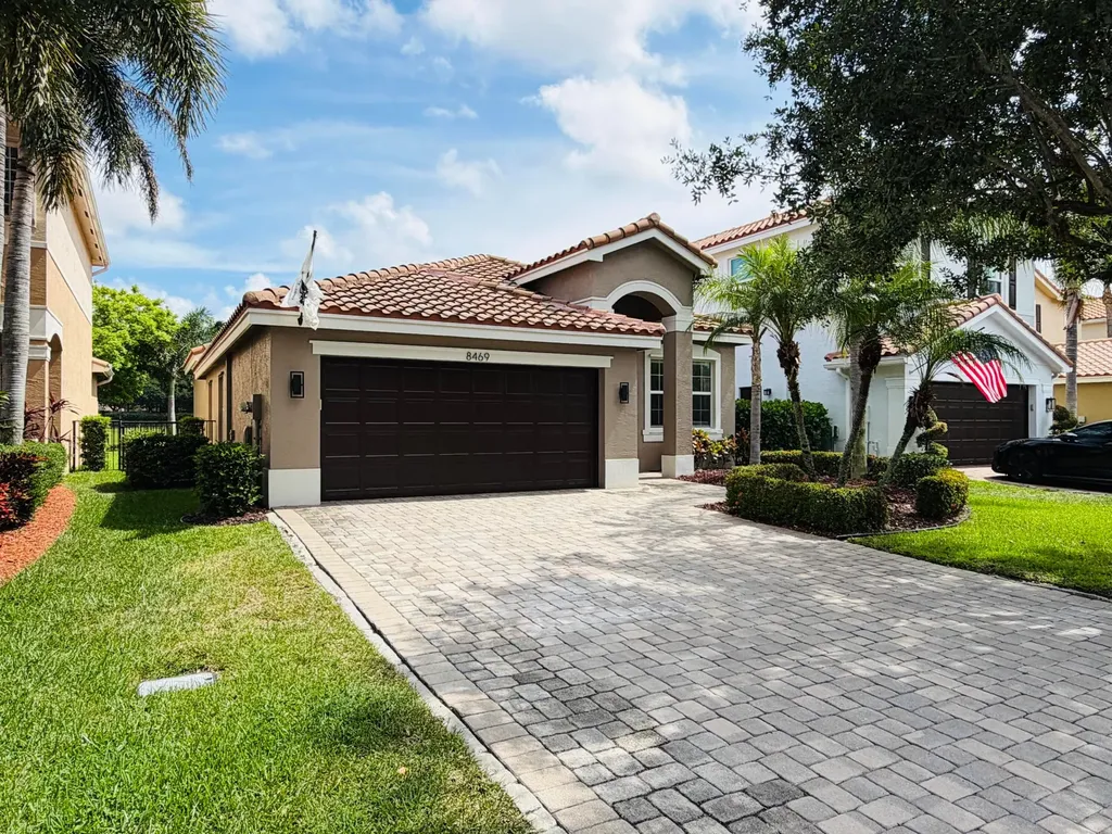 8469 Calabria Lakes Drive Boynton Beach FL 33473