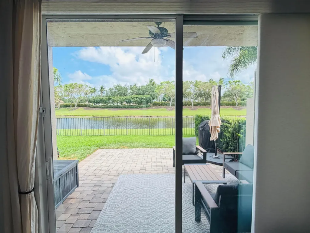 8469 Calabria Lakes Drive Boynton Beach FL 33473