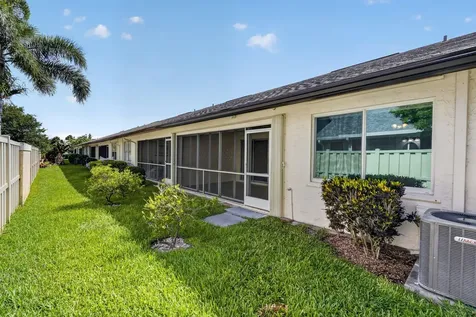 140 S Moccasin Trail Trail S Jupiter FL 33458