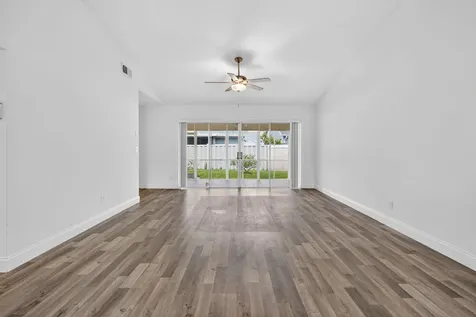 140 S Moccasin Trail Trail S Jupiter FL 33458