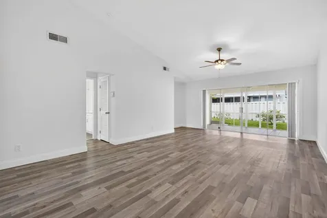 140 S Moccasin Trail Trail S Jupiter FL 33458