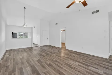 140 S Moccasin Trail Trail S Jupiter FL 33458