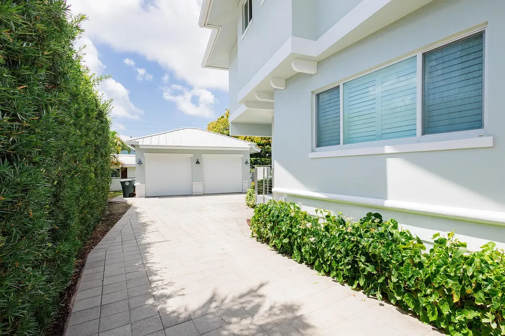 770 NE 6th Street Boca Raton FL 33432