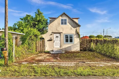 1713 NW 76th Terrace Miami FL 33147