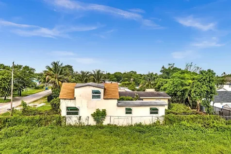 1713 NW 76th Terrace Miami FL 33147