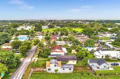 1713 NW 76th Terrace Miami FL 33147