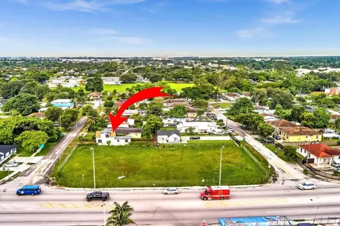 1713 NW 76th Terrace Miami FL 33147