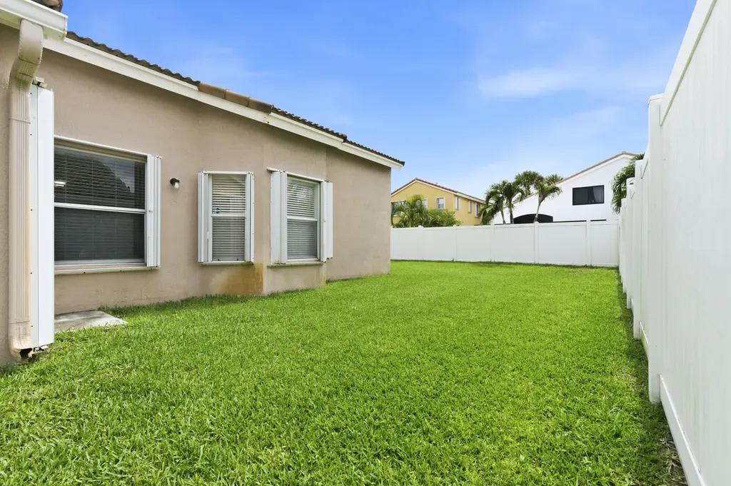5317 Oakmont Village Circle Lake Worth FL 33463