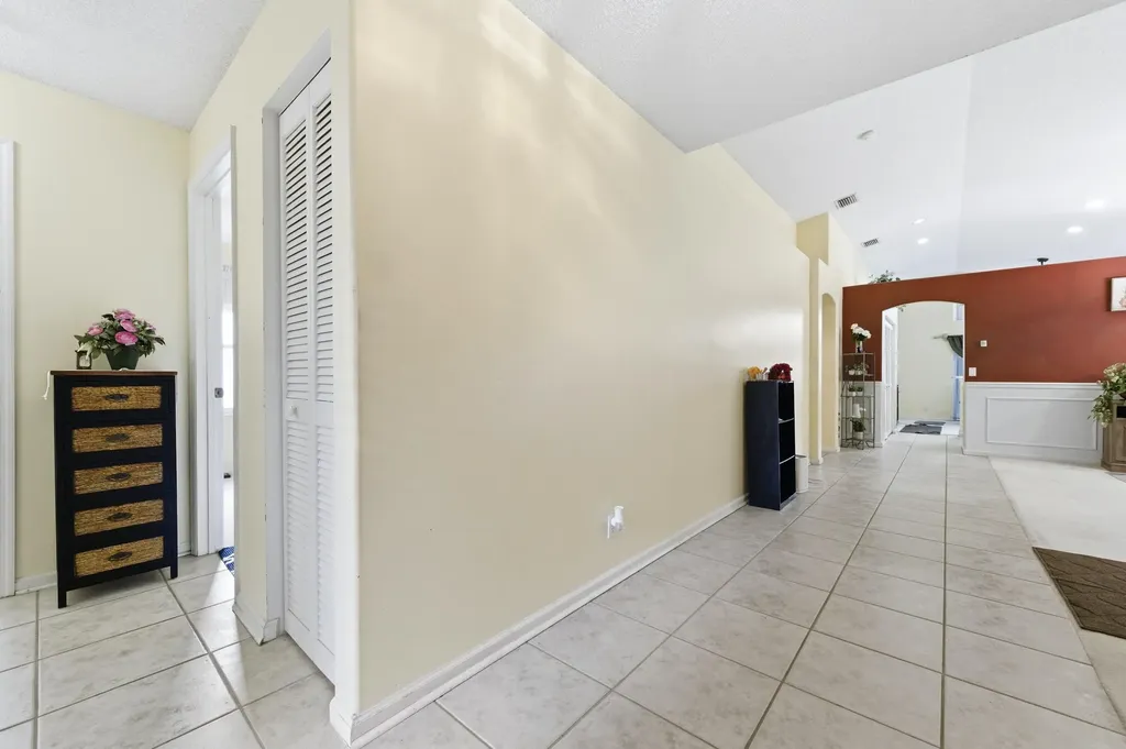 5317 Oakmont Village Circle Lake Worth FL 33463