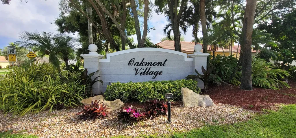 5317 Oakmont Village Circle Lake Worth FL 33463