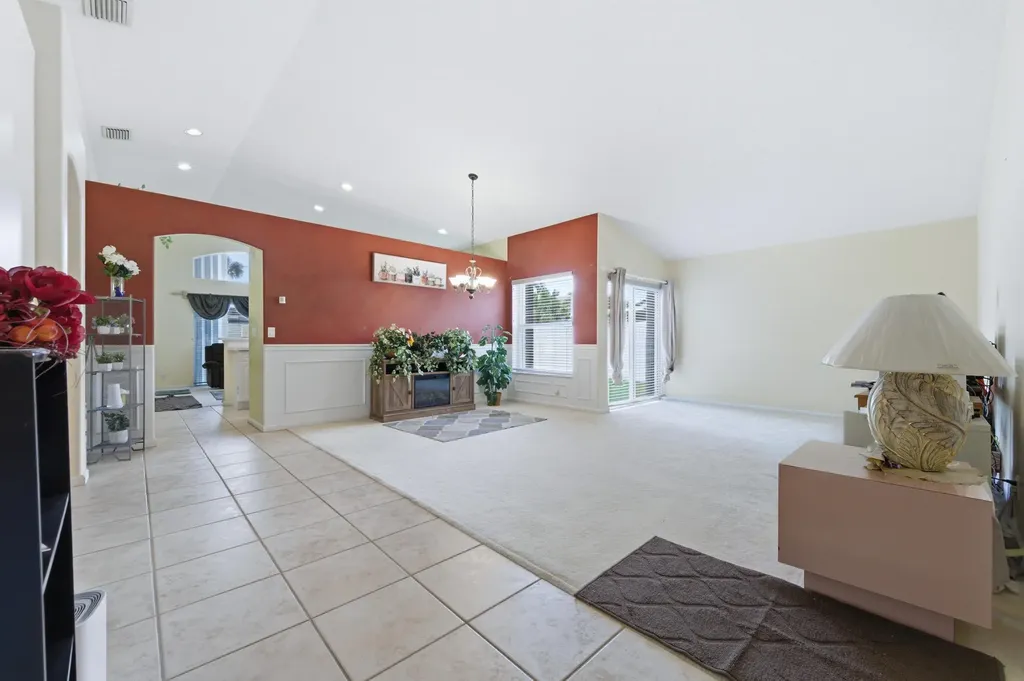 5317 Oakmont Village Circle Lake Worth FL 33463