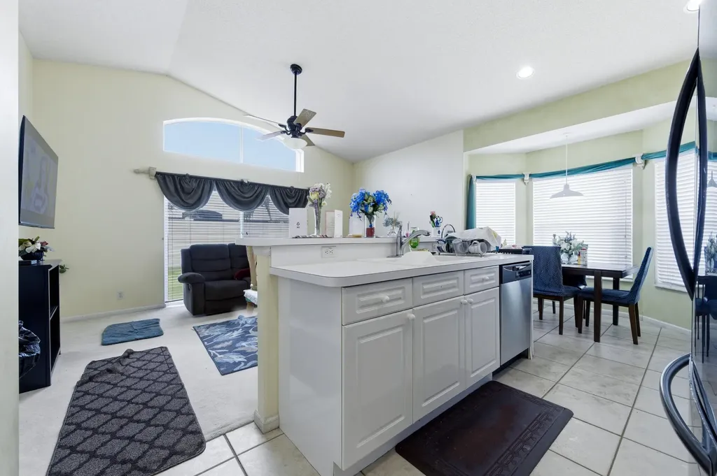 5317 Oakmont Village Circle Lake Worth FL 33463