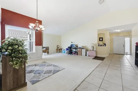 5317 Oakmont Village Circle Lake Worth FL 33463