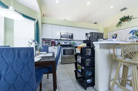5317 Oakmont Village Circle Lake Worth FL 33463