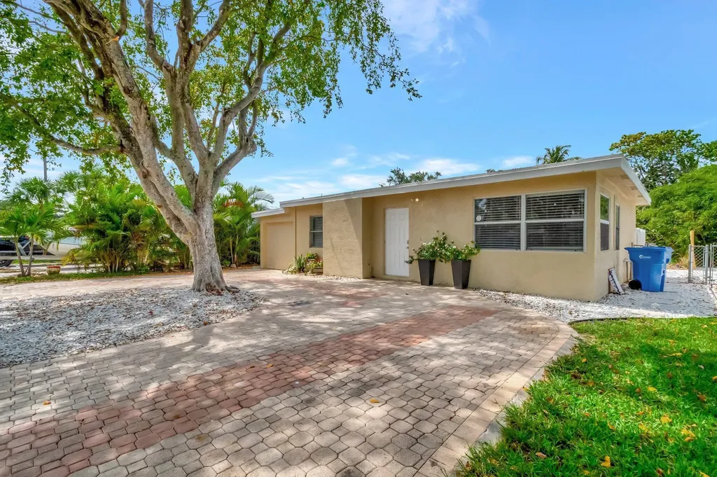 125 E Hart Street Lantana FL 33462