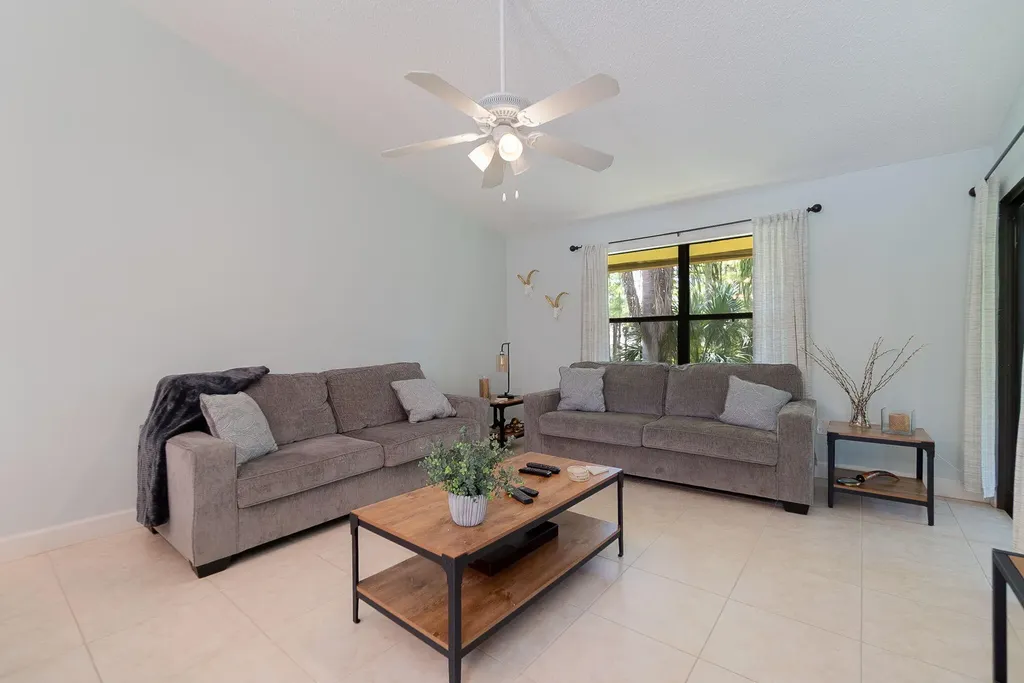 13095 Belhaven Court Wellington FL 33414