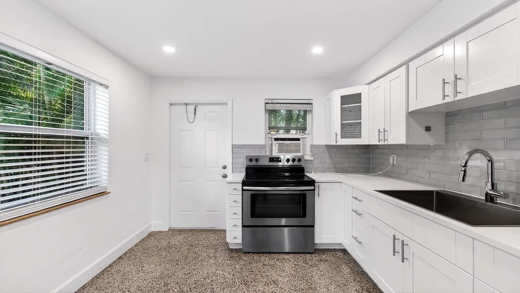 233 NE 13th Street Delray Beach FL 33444