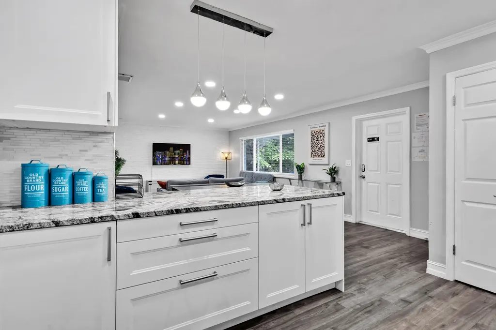 6860 Tyler Street Hollywood FL 33024