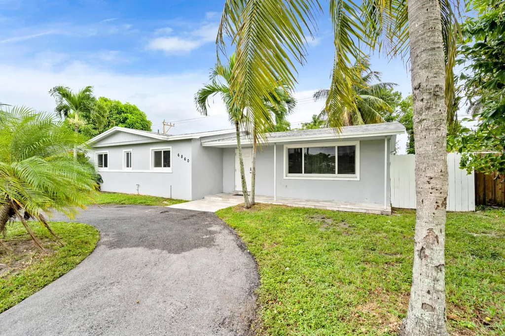6860 Tyler Street Hollywood FL 33024